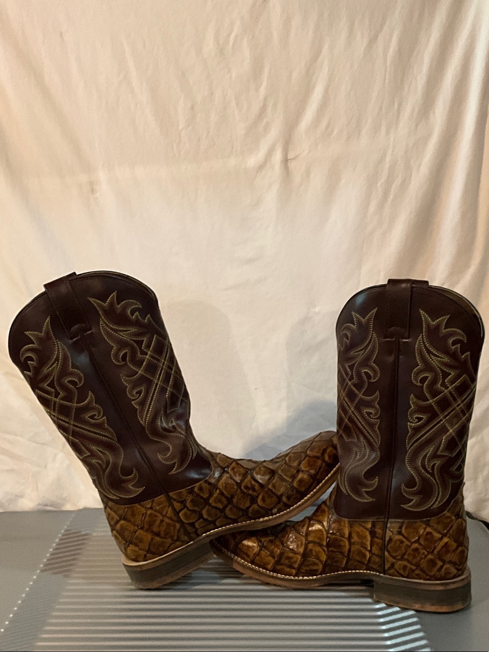 Men's Brown Western Cowboy Boots with Embossed Foot and Decorative Stitching
